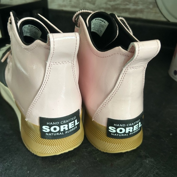 Pink Sorel Boots - Picture 2 of 2